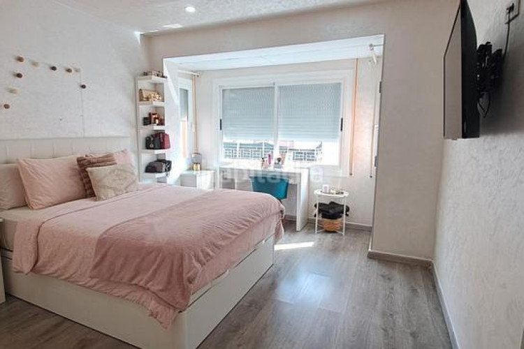 Piso zona de Ca n'Anglada. ático de 2habs + 1 lav. + 2 terrazas en Terrassa