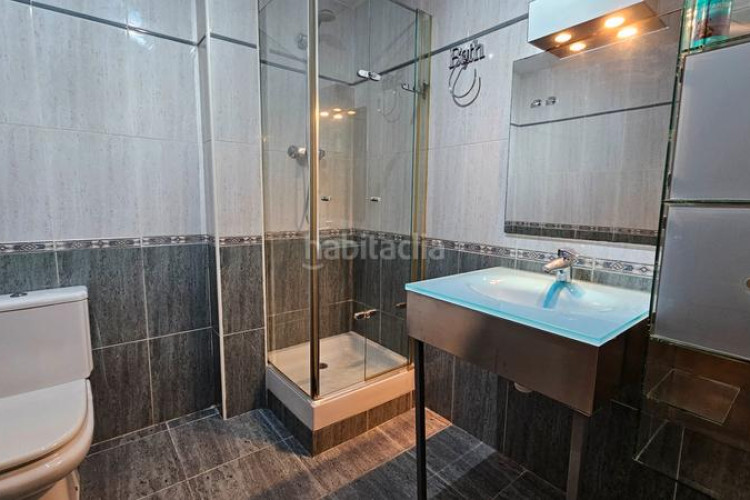Planta baja en carrer de ricardo caro 31 exclusiva vivienda seminueva con parquing en Terrassa
