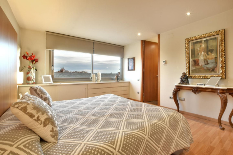 Carrer de la Poetessa Caparu00E0, Sant Pere Nord