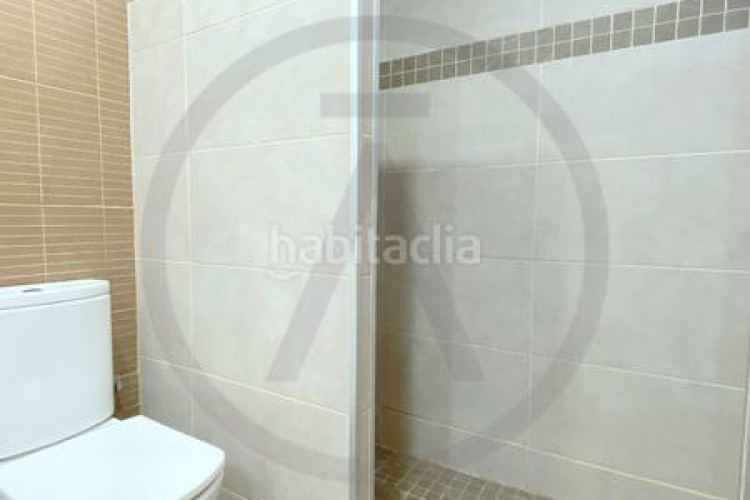 Piso muy amplio y reformado! en San Pere Terrassa
