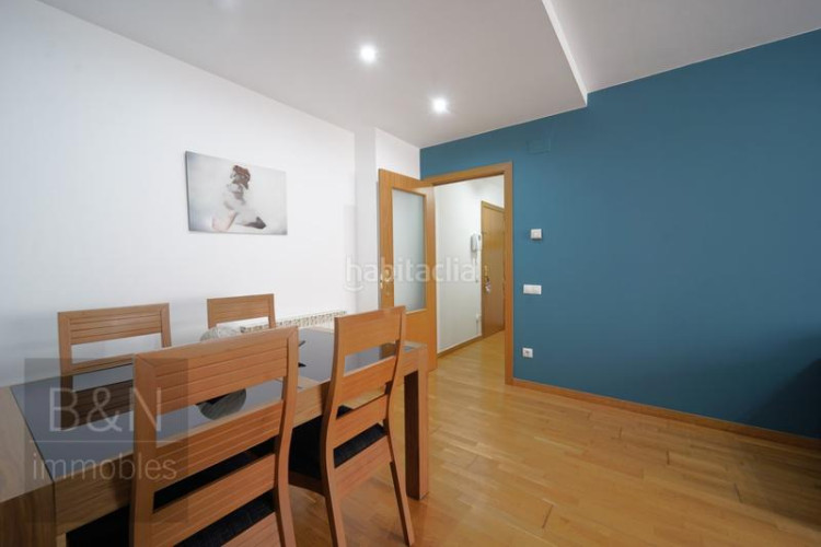 Piso te vas a enamorar de su carácter! amplio, luminoso, con zona comunitaria y plaza de párquing con trastero en Terrassa