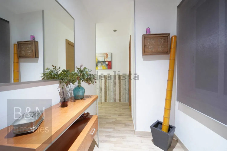 EN EL CENTRO DE TERRASSA CON TERRAZA DE 20 m² Y A UN PASO DEL PARC VALLPARADÍS