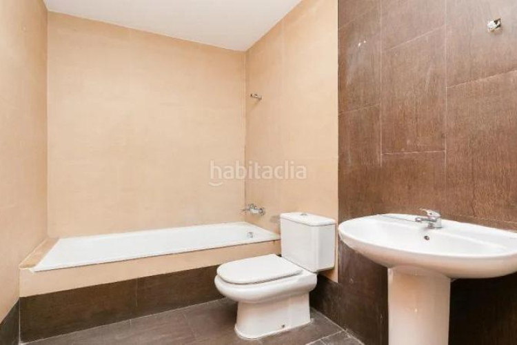 Piso (barcelona). en rentabilidad (se vende alquilado, no se puede visitar ni hipotecar). en Terrassa