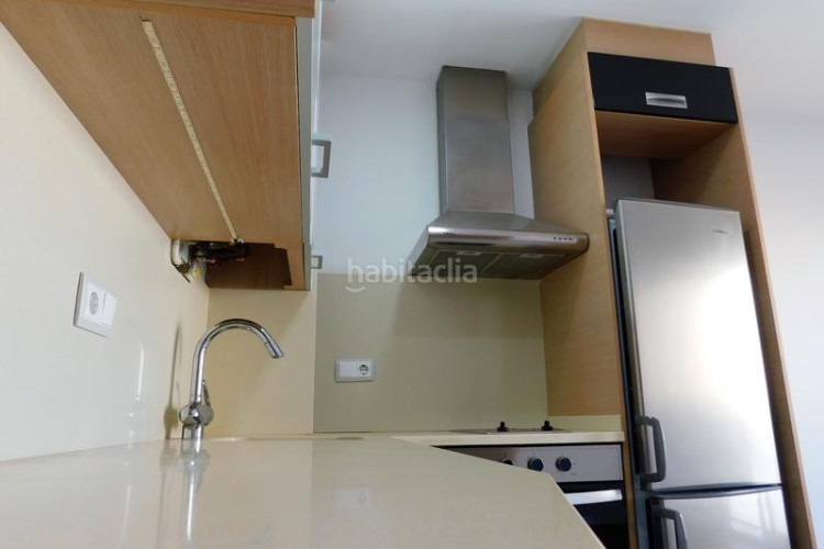 Dúplex zona de Ca n'Aurell. encantador dúplex de 2hab. + 1lav. y 1 aseo + terraza en Terrassa