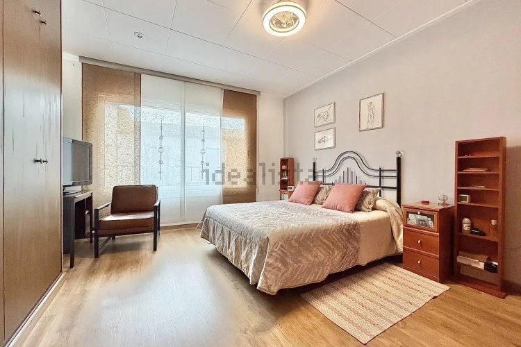 Casa independiente en Barrio Centre