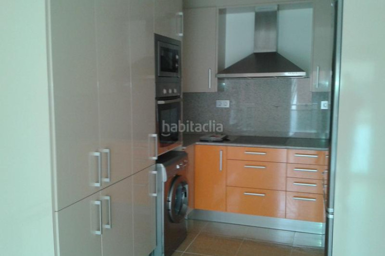 Piso acogedor piso de 1 dormitorio en venta, con cocina americana, terraza acristalada y parking. ideal para disfrutar de comodidad y e en Terrassa