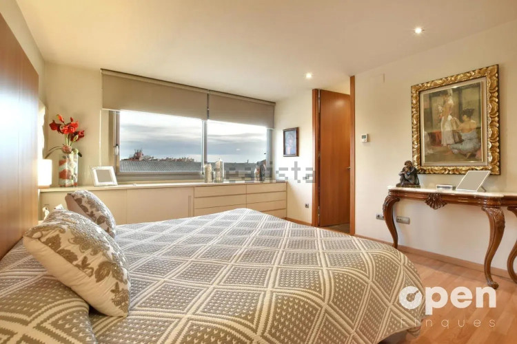 Chalet adosado en calle de la Poetessa Caparà