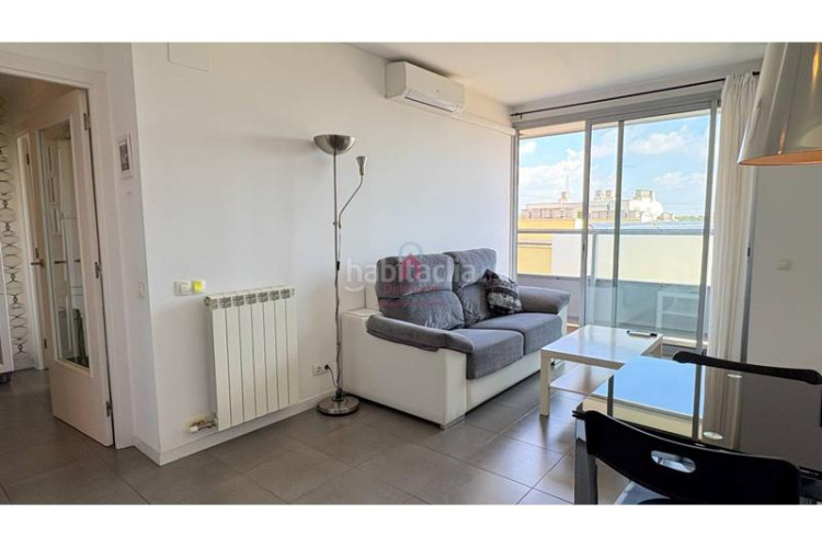 Piso  en venta con balcón a pie de comedor, parking y trastero, listo para entrar a vivir! en Terrassa