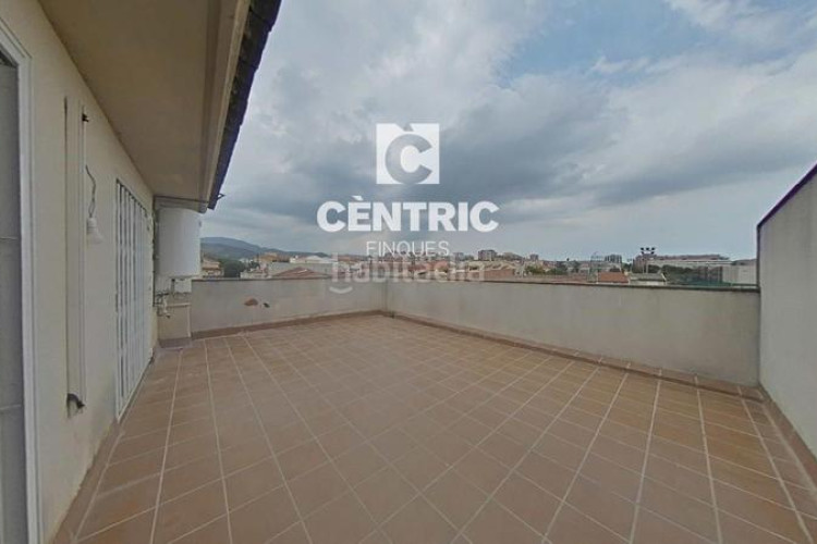 Piso amplio piso reformado con 4 habitaciones y ascensor ideal para familias o inversores! en Terrassa