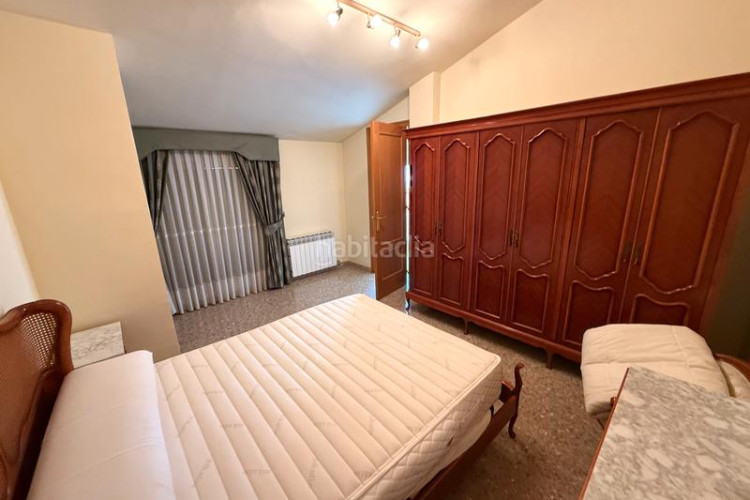 Dúplex ático dúplex, 4 habs.+ 3 wc, ascensor, parking y 2 terrazas. en Terrassa