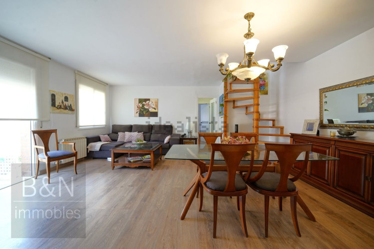 Dúplex en Barrio Zona Esportiva