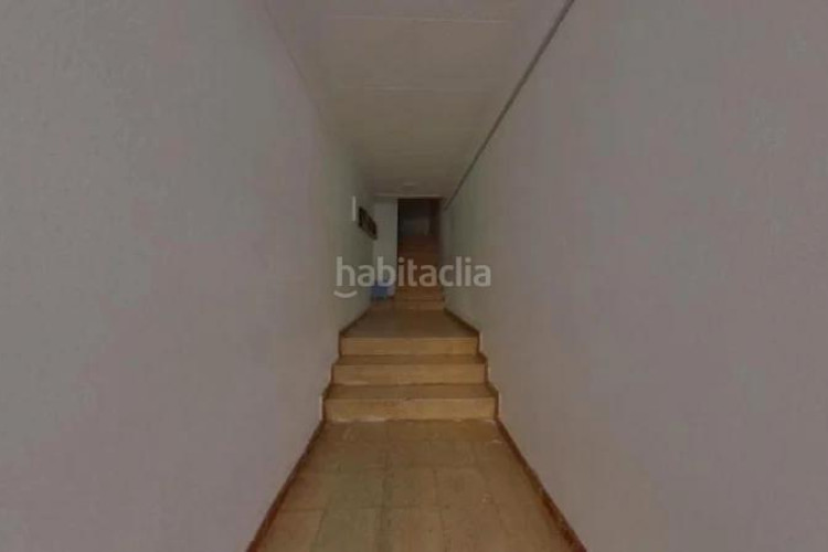 Piso errassa (barcelona). "okupado" (no se puede visitar ni hipotecar). en Terrassa