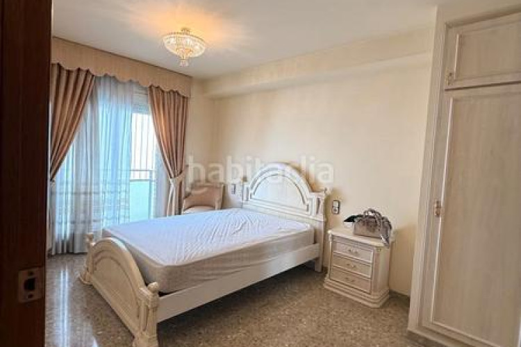 Dúplex atico-duplex de 4 habitaciones + estudio, 2 terrazas y parking en Terrassa