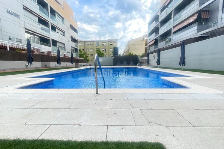 Piso en lacetania 58 pis amb pàrquing i traster inclòs en finca en zona cominitàtia i piscina en Terrassa