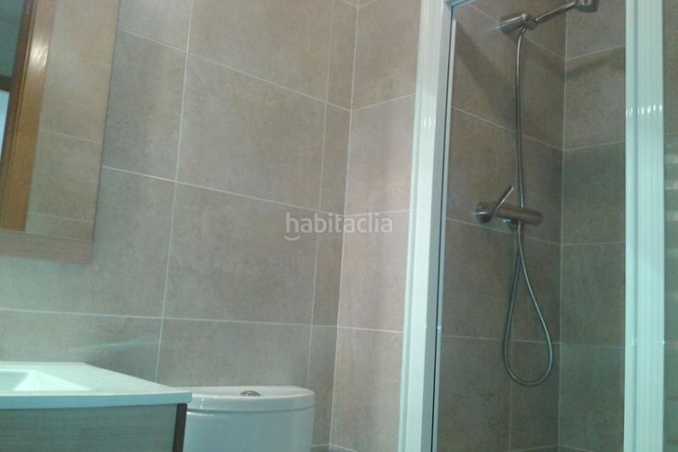 Piso acogedor piso de 1 dormitorio en venta, con cocina americana, terraza acristalada y parking. ideal para disfrutar de comodidad y e en Terrassa