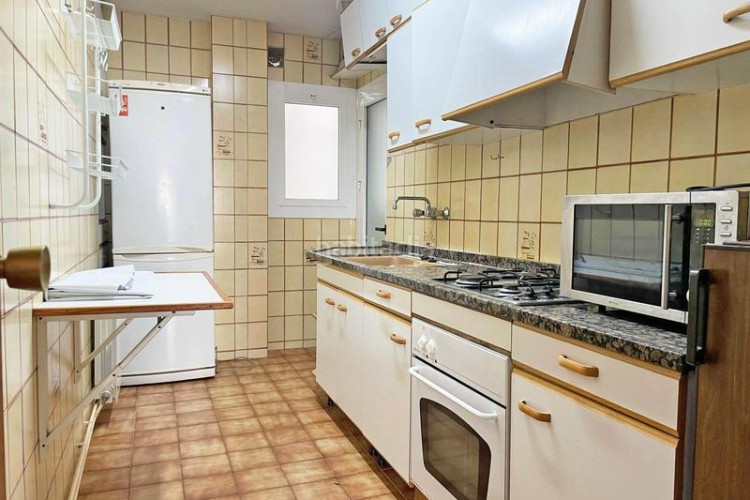 Piso  en venta zona escoles en Cementiri Vell Terrassa