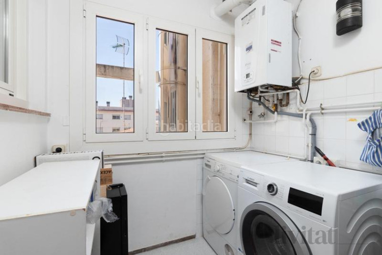 Piso pis al centre amb dues places daparcament i traster en Terrassa