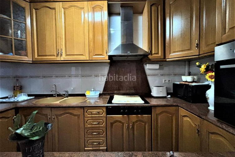 Casa adosada zona de Can Palet. casa adosada de 3hab. + 1lav. + patio + terraza en Terrassa