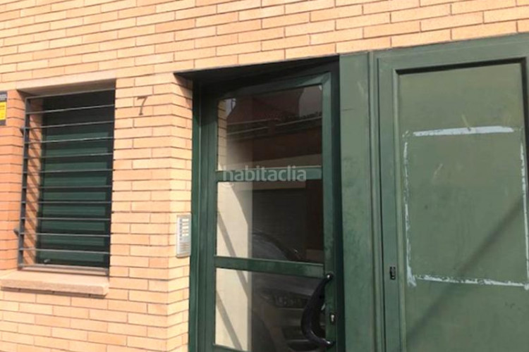 Piso (barcelona). sin posesión (no se puede visitar ni hipotecar). en Terrassa