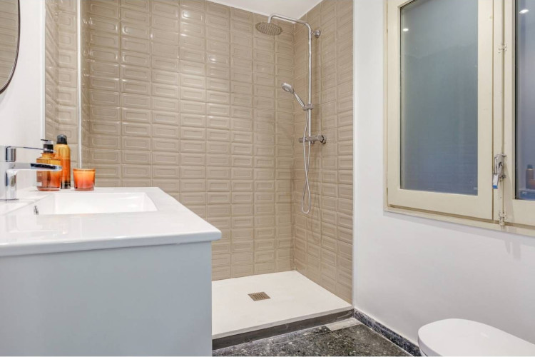 Pius XI, Vallparadu00EDs - Antic Poble de Sant Pere