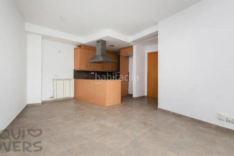 Piso (barcelona). "okupado" (no se puede visitar ni hipotecar). en Terrassa