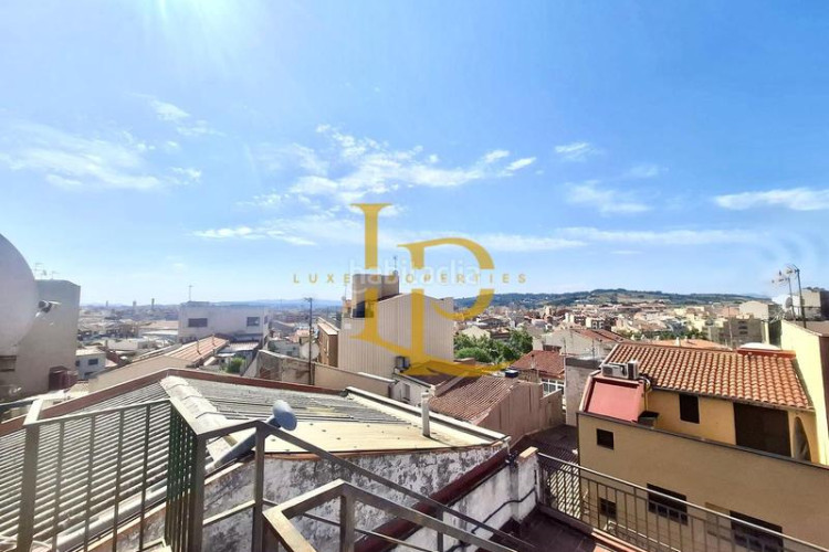 Ático en venta ático de tres habitaciones y amplias terrazas con vistas panoramicas en Terrassa