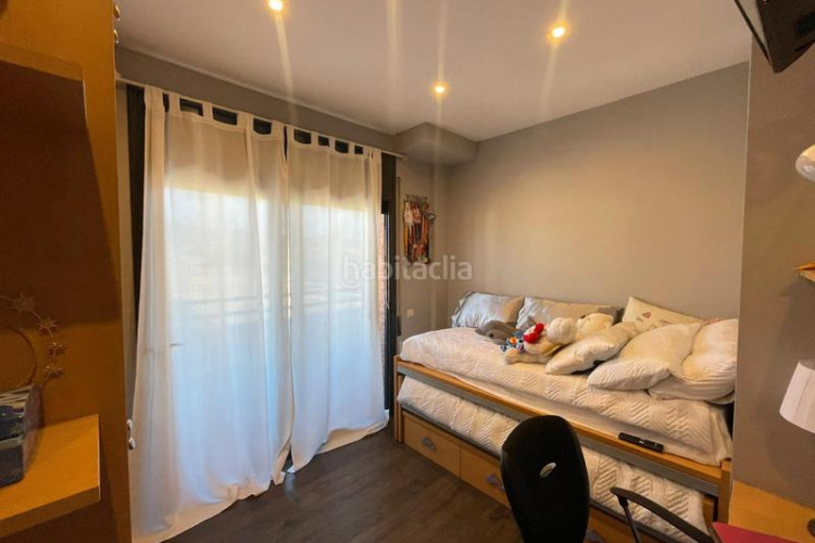 Dúplex zona de Sant Pere Nord. dúplex de 3habs. + estudio + 3lav. + terraza + balcón en Terrassa