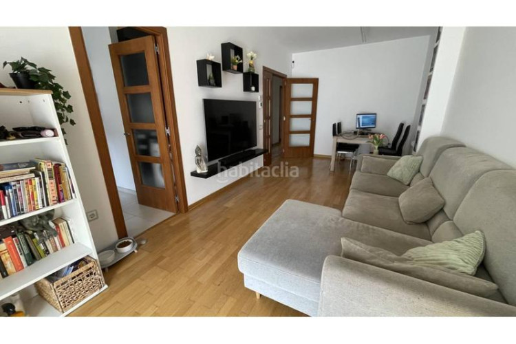 Piso  en can aurell de ambar de 84 m2 y 3 habitaciones en Terrassa