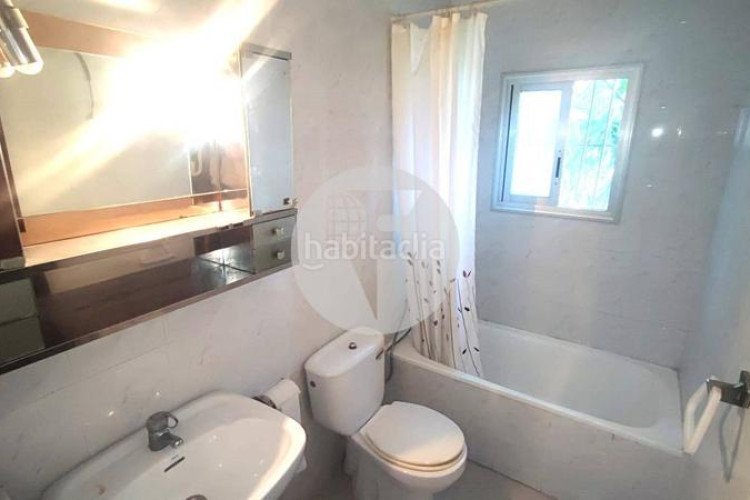 Casa encantadora casa independiente en Can Parellada, perfecta para dos familias en Terrassa