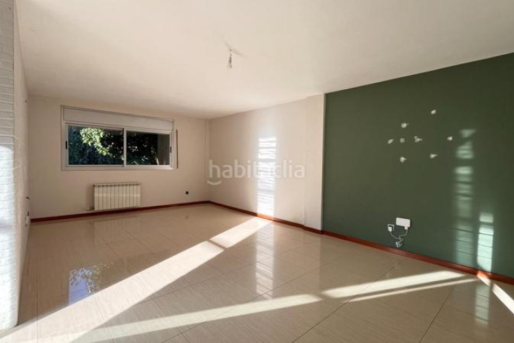 Chalet casa con piscina y vistas en zona residencial en Terrassa