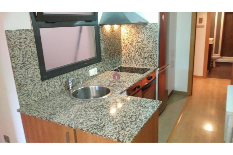 Poetesa Capara, Sant Pere Nord