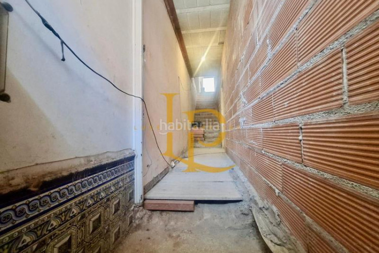 Casa  de pueblo independiente en construccion para acabar a tu gusto en Terrassa