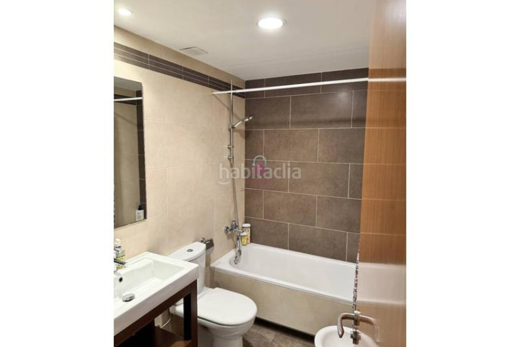 Piso bonito piso en venta listo para entrar a vivir, tocando avda. barcelona. en Terrassa