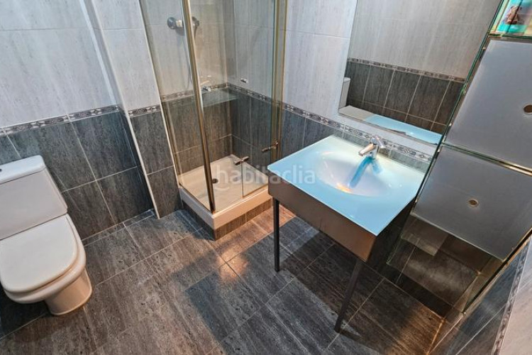 Planta baja en carrer de ricardo caro 31 exclusiva vivienda seminueva con parquing en Terrassa