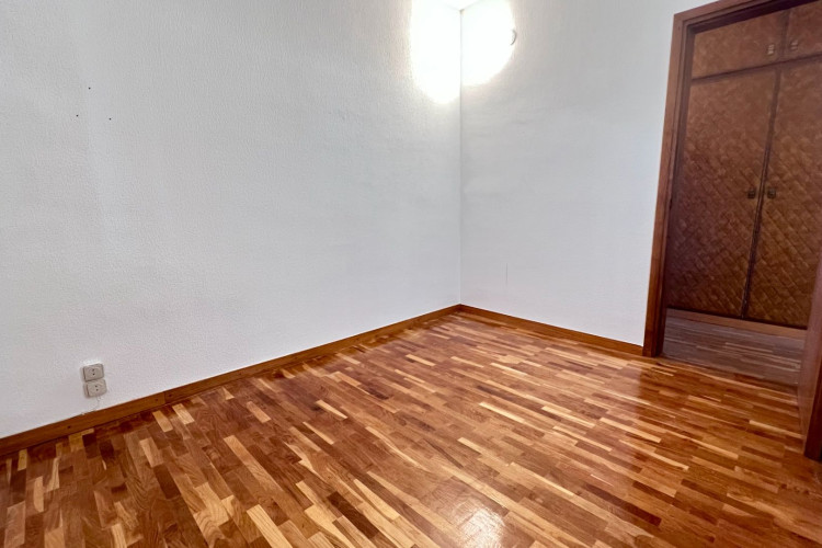 Carrer de Prat de la Riba, Vallparadu00EDs - Antic Poble de Sant Pere