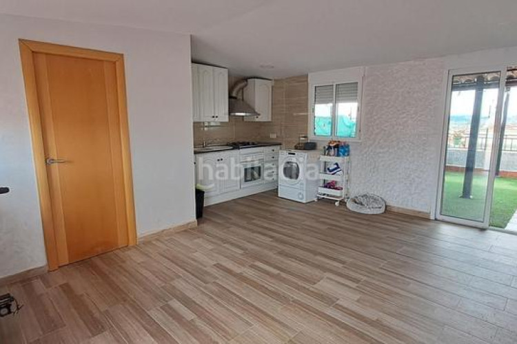 Ático atico totalmente reformado. 2 hab. dobles. 2 terrazas. amplio estudio. en Terrassa