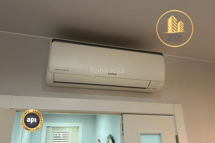 Piso amplio piso familiar con suite, balcones y parking en zona residencial tranquila en Terrassa