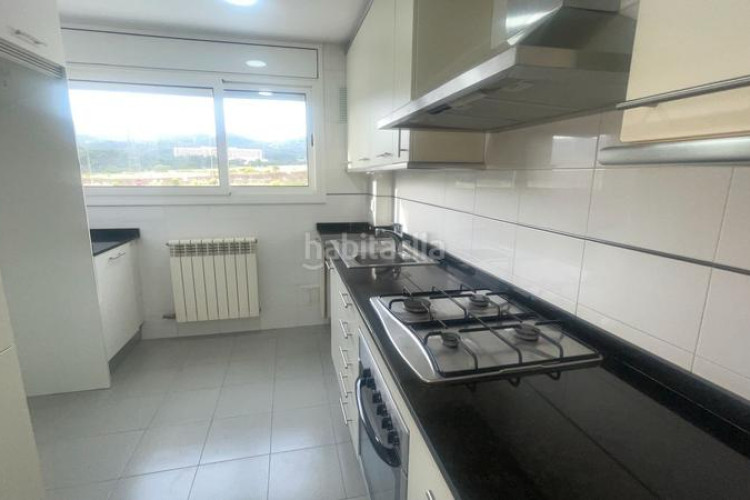 Piso en lacetania 58 pis amb pàrquing i traster inclòs en finca en zona cominitàtia i piscina en Terrassa