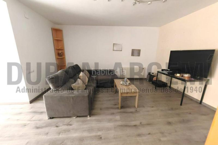 Casa  dos viviendas independientes en venta en la gripia les arenes en Terrassa