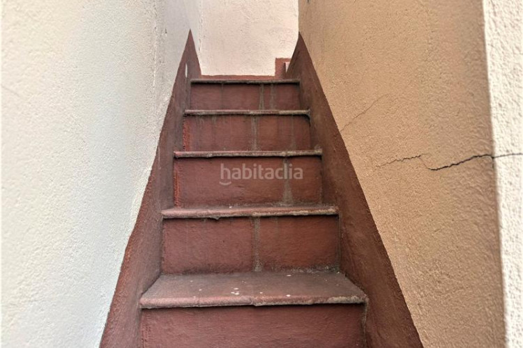 Planta baja  de 112 m2 con entrada independiente, con 2 terrazas en poble nou- en Terrassa