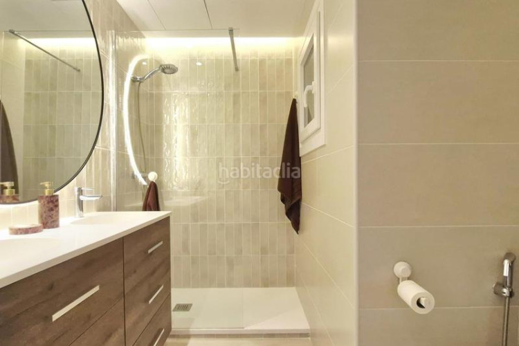 Piso de 4 hab reformat a estrenar al carrer prat de la riba tocant jacquard en Terrassa