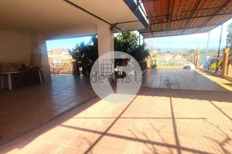 Casa independiente en calle del Camerun