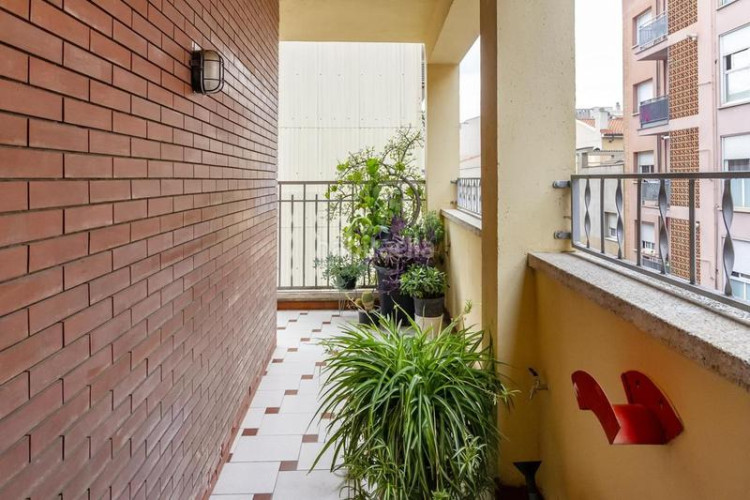 Dúplex todas las habitaciones son exteriores en Cementiri Vell Terrassa