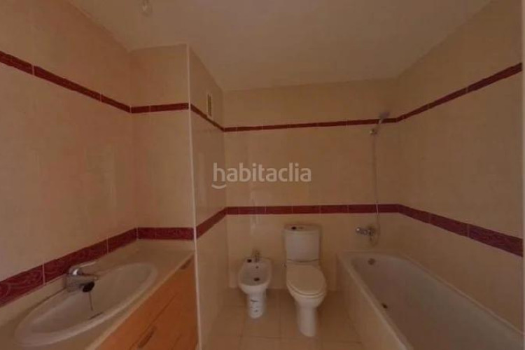 Piso (barcelona). "okupado" (no se puede visitar ni hipotecar). en Terrassa