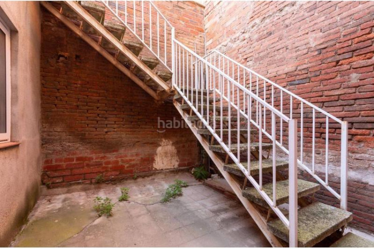Casa adosada  4hab 1 wc garaje de 140m2 terarza en Terrassa