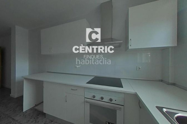Piso oportunidad inversión. piso grande con 4 habitaciones perfecto para familias numerosas! en Terrassa