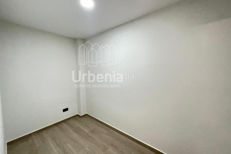 Piso  en venta en Ca n'Aurell Terrassa