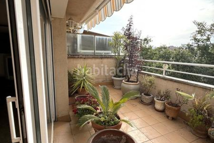 Dúplex atico-duplex de 4 habitaciones + estudio, 2 terrazas y parking en Terrassa
