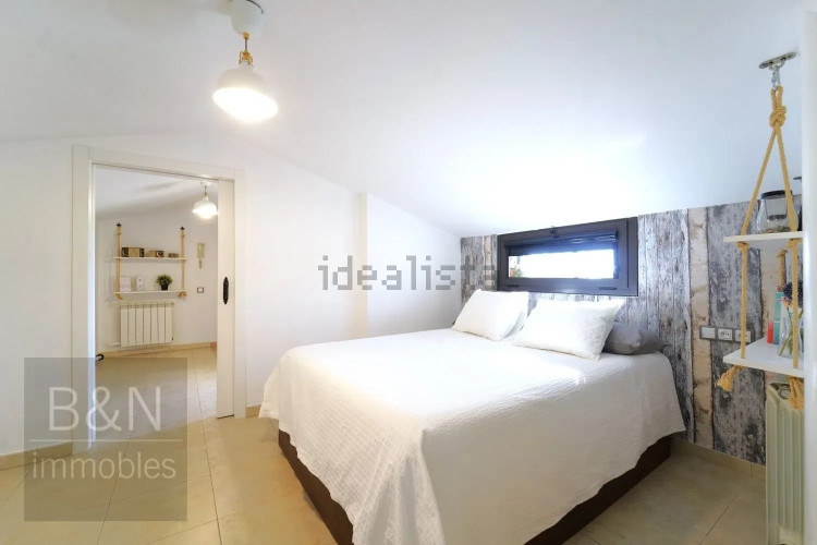 ¡Bienvenido al hogar de tus sueños! Este exclusivo dúplex es mucho más que una vivienda.