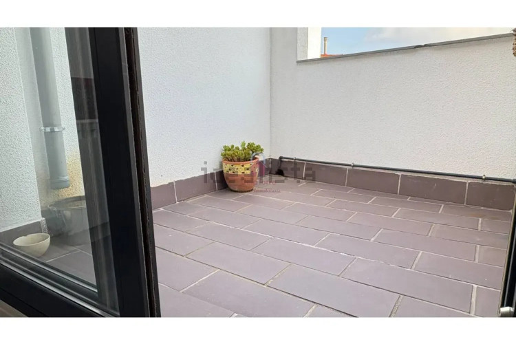 Chalet pareado en carretera de Rellinars